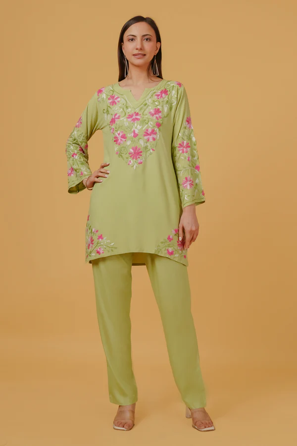 Chikankari Embroidered Kurta in Rayon – Pista Green