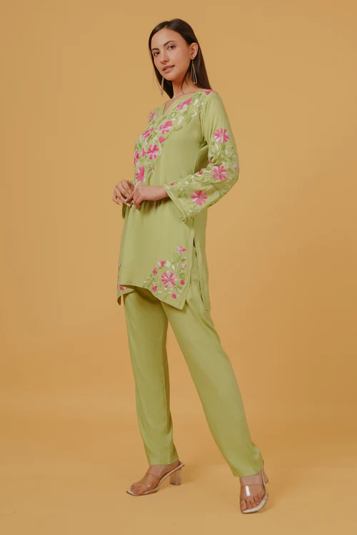 Chikankari Embroidered Kurta in Rayon – Pista Green