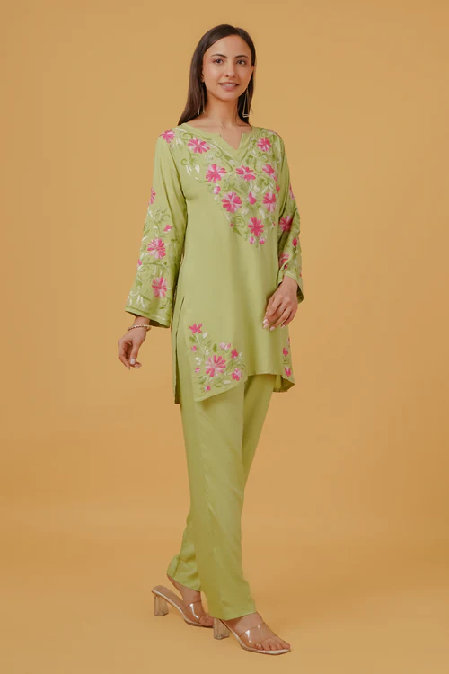 Chikankari Embroidered Kurta in Rayon – Pista Green